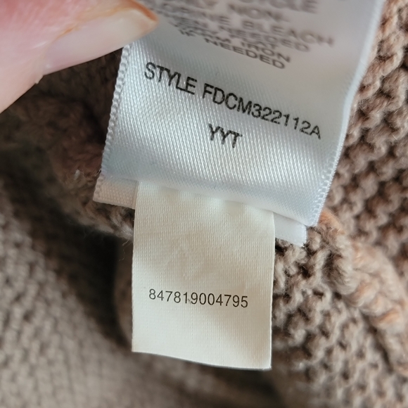 Women's Croft & Barrow Size 1X 2 Button Midsleeve Cardigan - Picture 7 of 8